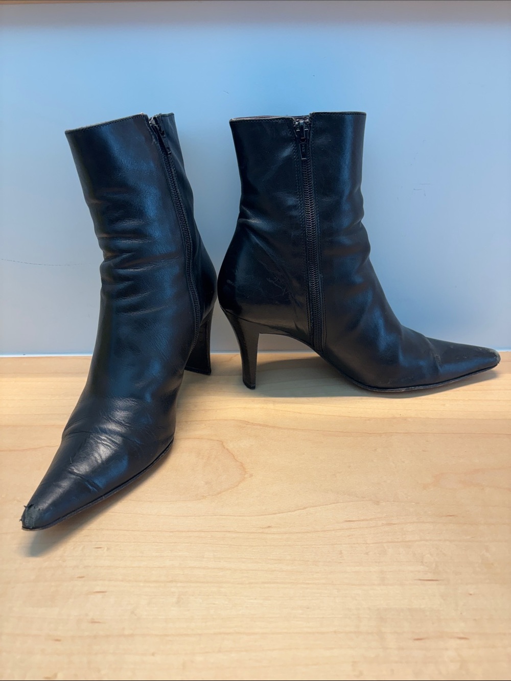 Kenneth Cole Black Leather Women's Ankle Boots - Sleek Zip Closure